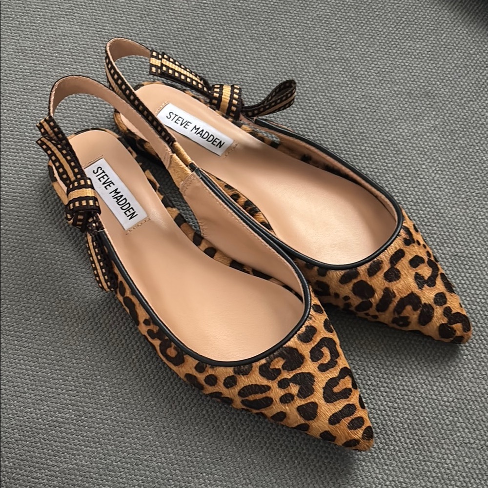 Steve Madden Brown Flats